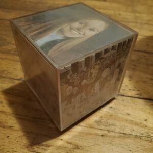 Clear Cube Photo Frame - Transparent Display Cube